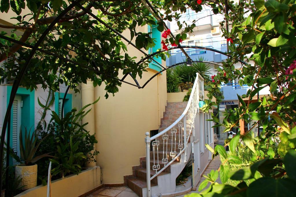 Albatross Apartments Amoudara Lasithiou エクステリア 写真